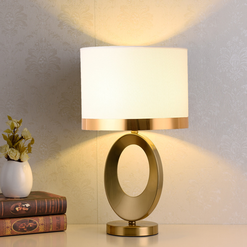 北欧風ライトラグジュアリー小型デスクランプ寝室リビングルーム - Lighting Decor Bedroom のレビューと価格